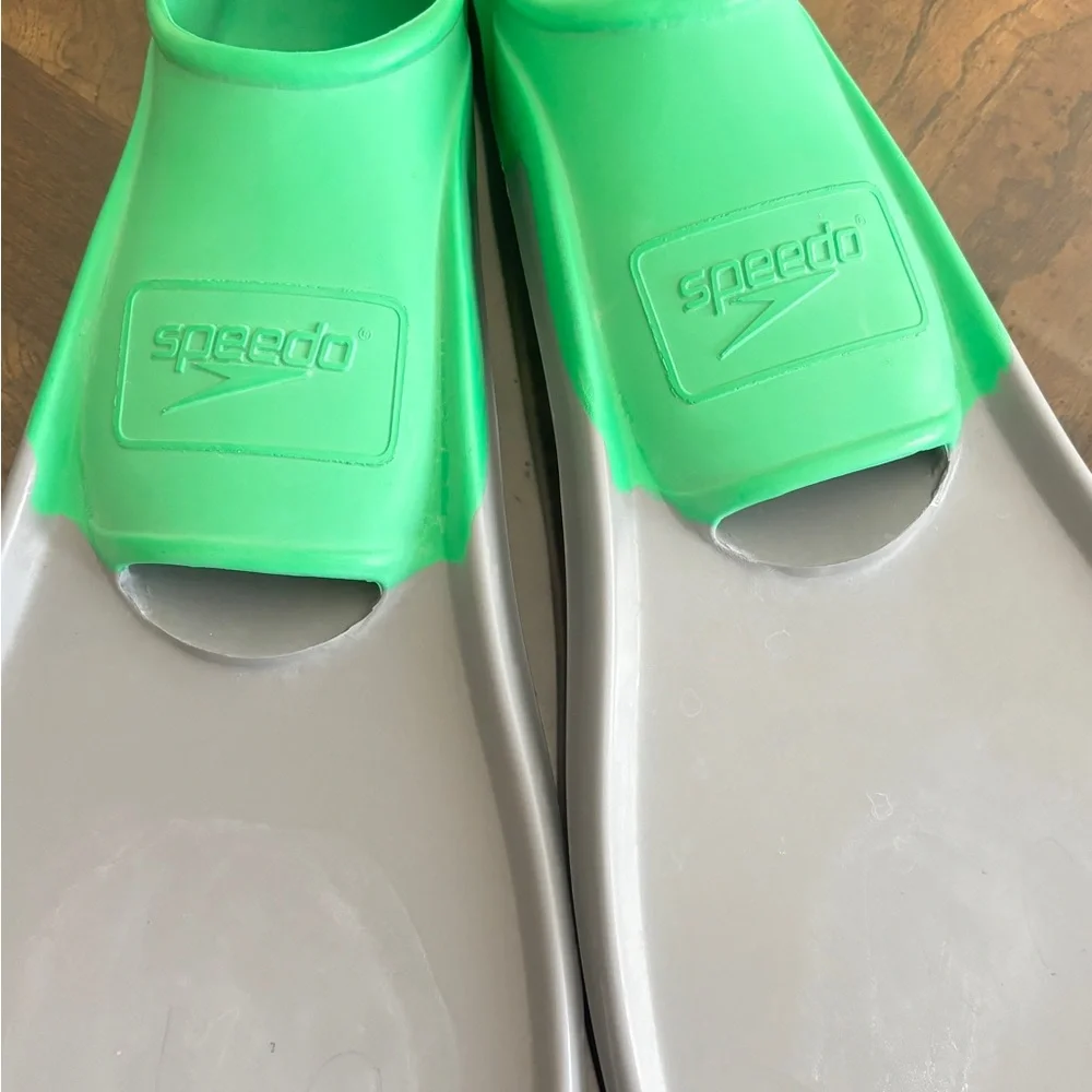 Speedo Aqua and Gray Swim Fins - Picture 4 of 7